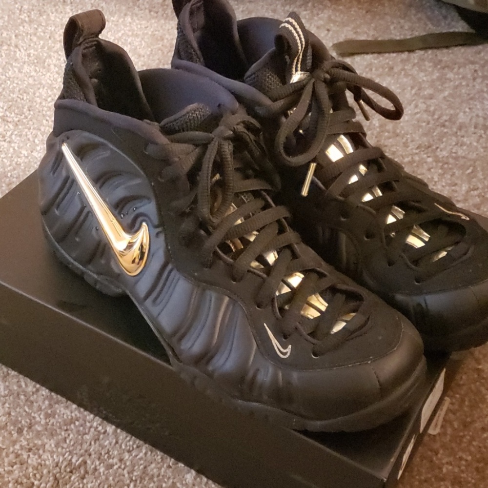 Nike Foamposite Pro Balck and gold with box
